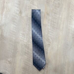 Elegant Blue Patterned Tie